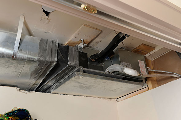 hvac-split-ahu-installed-under-ceiling-01.jpg